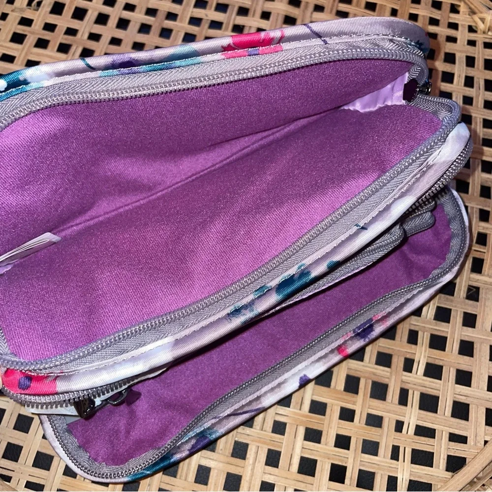 Lug Flipper Jewelry Clutch - Picture 9 of 9